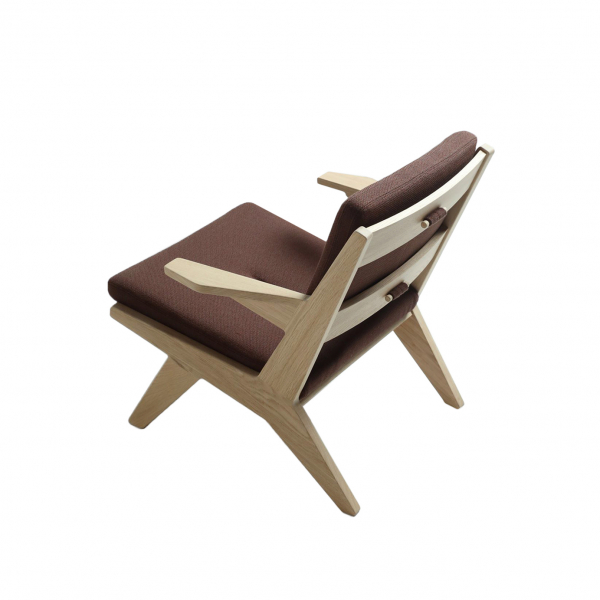 Toggle Easy Chair