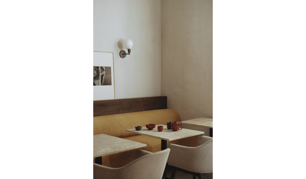 Menu walker store wall lamp