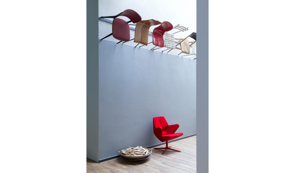 Trifidae Easy Chair