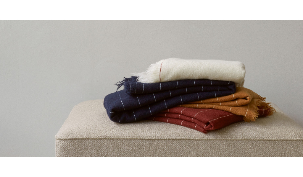 Battus Throw