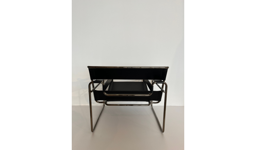 Wassily Lounge Chair Black Limited Edition - z expozice
