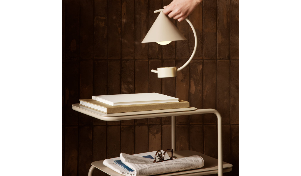 Meridian Lamp
