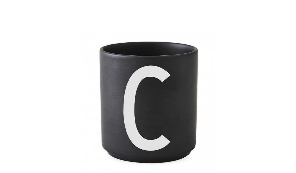 Porcelánový hrnek s písmenem A - Z, černá