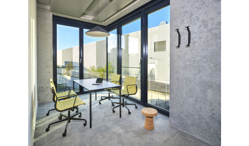 Aluminium Chair EA 118 jade