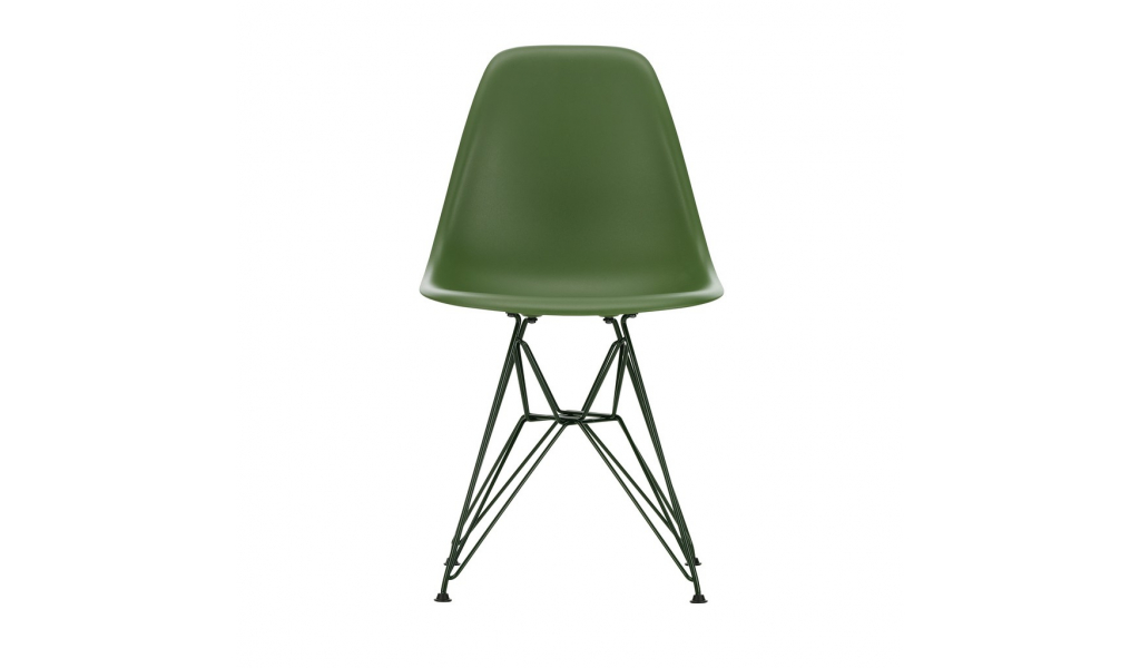 Eames Plastic Chair DSR, z expozice