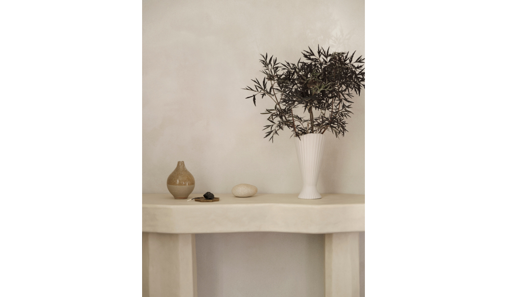 Fountain Vase Off-white