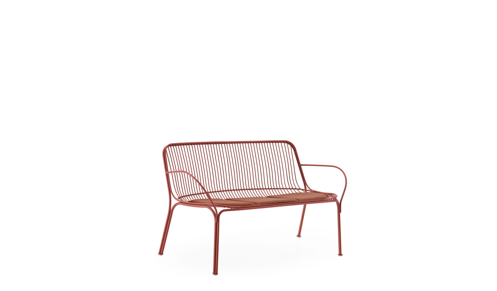 Hiray sofa, z expozice cihlová