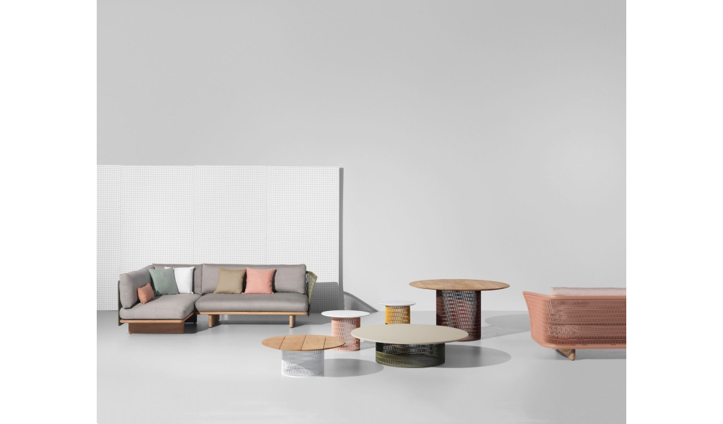 Mesh sofa