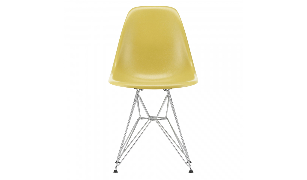 Eames Fiberglass chair DSR