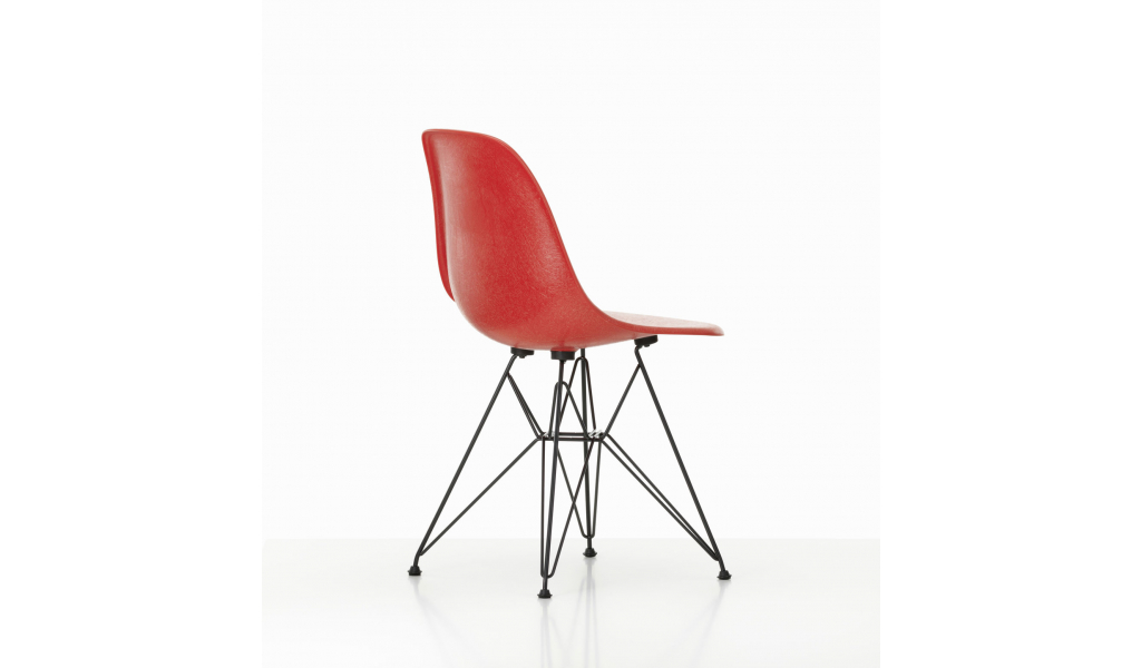 Eames Fiberglass Chair DSR