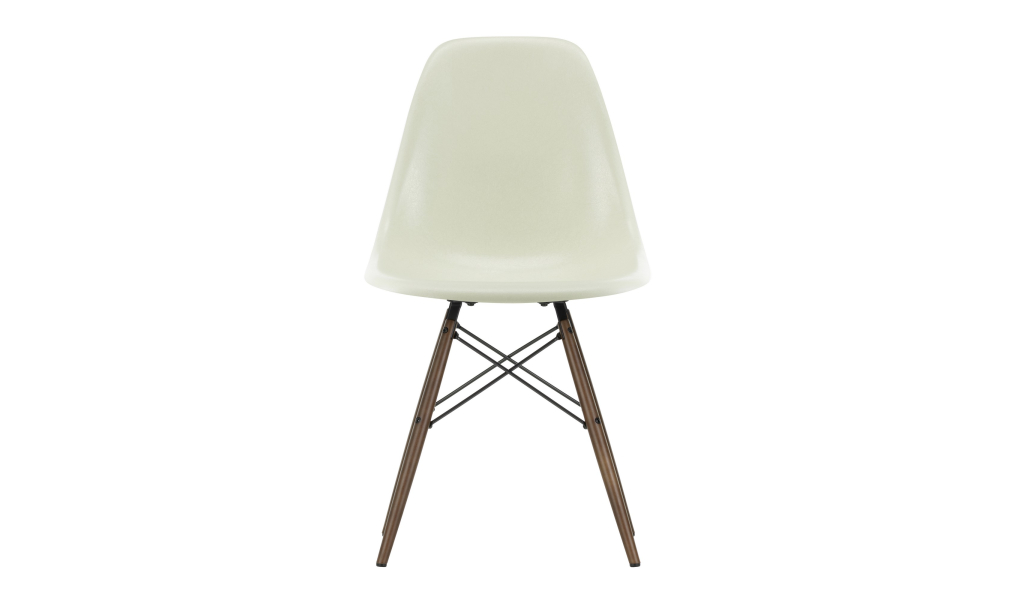 Eames Fiberglass chair DSW