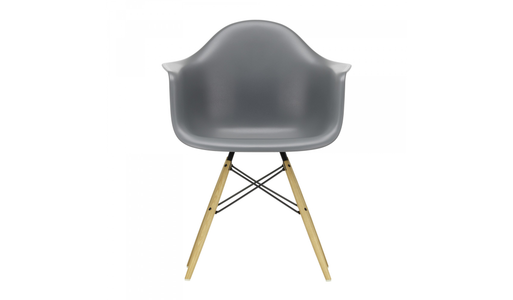 Eames Plastic Armchair DAW