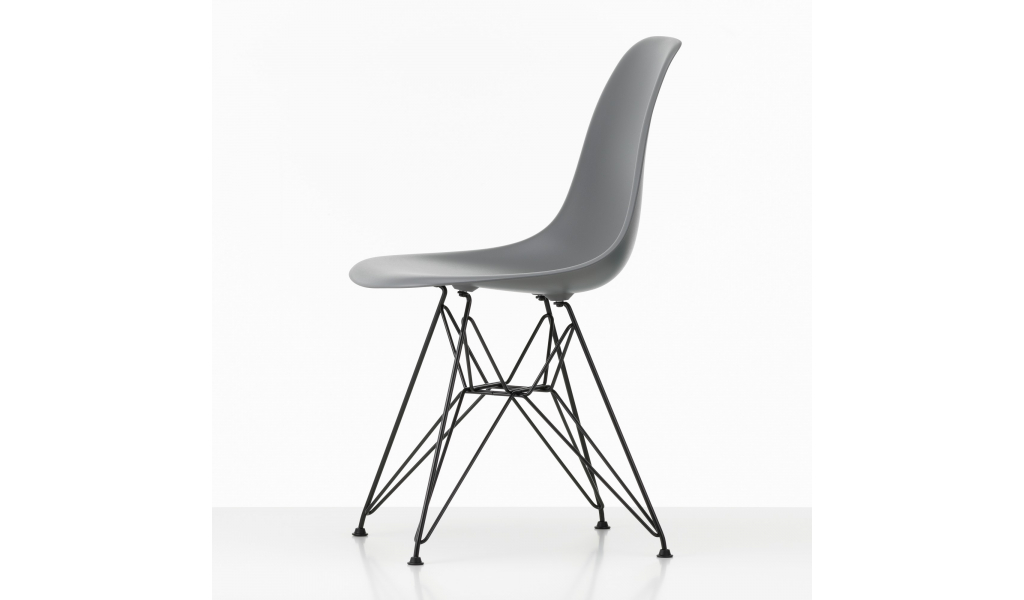 Eames Plastic Chair DSR