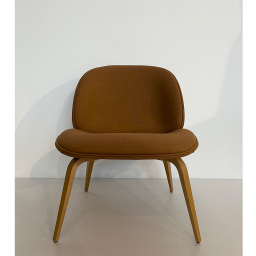 Beetle lounge chair cihlová - z expozice