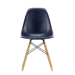 Eames Fiberglass chair DSW