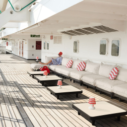 Paletti Lounge Chair