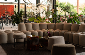Konsepti & Lasvit: Vodafone Business Lounge na KVIFF