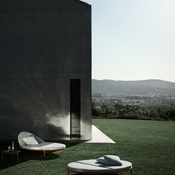 Borea outdoor sofa - šedá konstrukce, z expozice