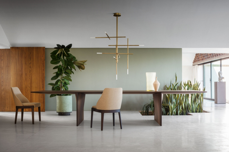 Ava Table