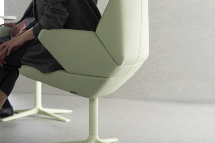 Trifidae Chair