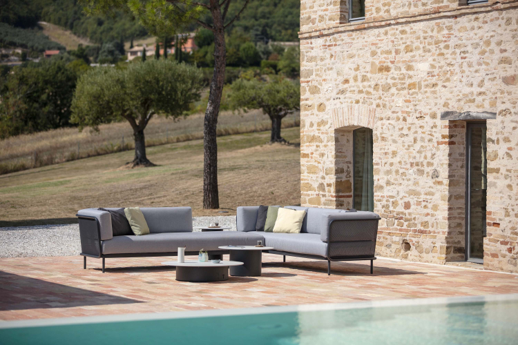 Branta low tables ceramics Ø70 black oxido latte