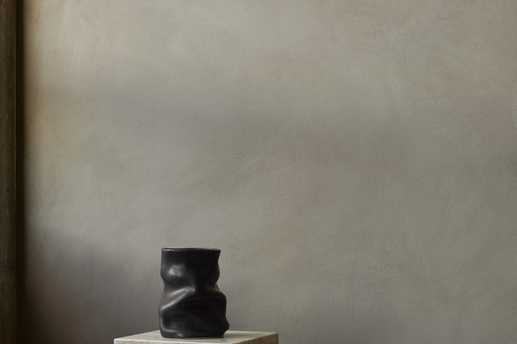 Collapse Vase Low