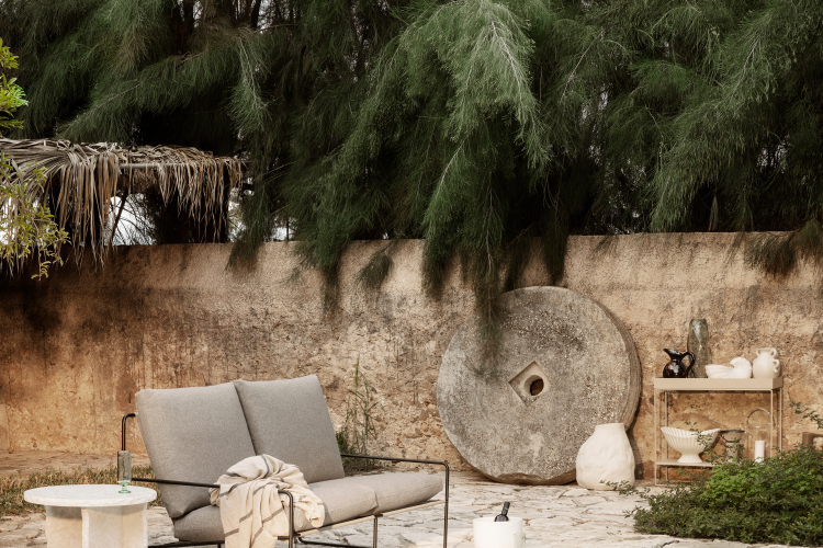 Desert 2-seater Sofa dark sand black