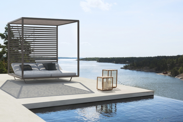 Pavilion Daybed