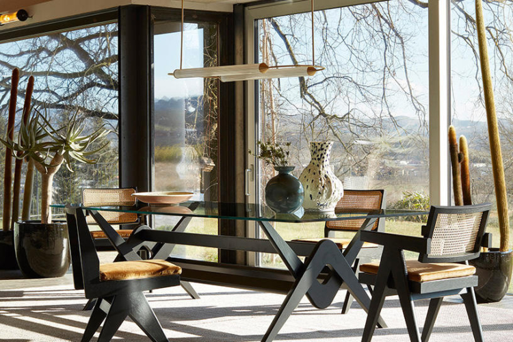 Capitol Complex stůl