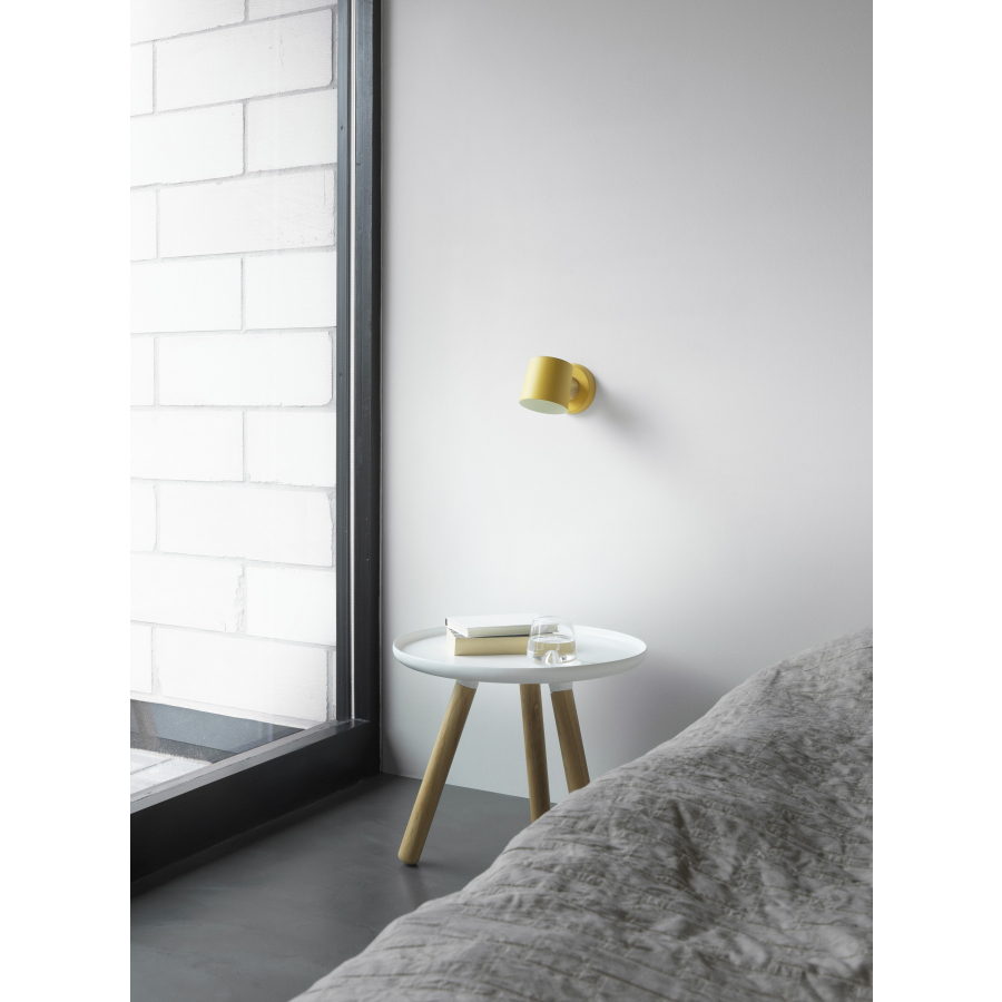 Rise wall lamp outlet
